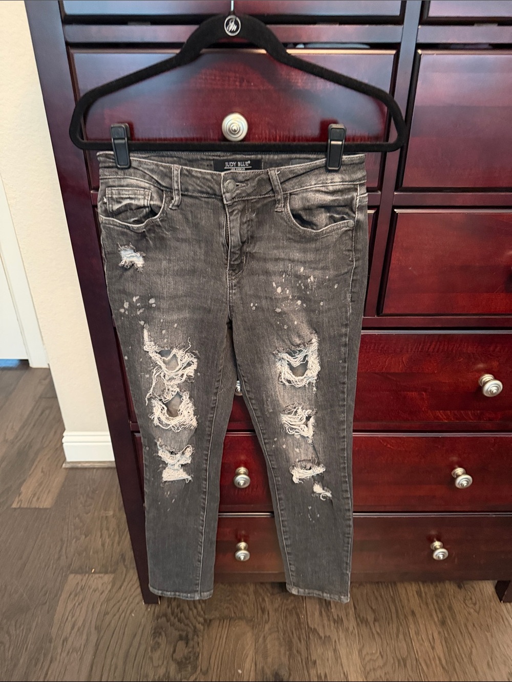 Judy Blue Distressed Gray Boyfriend Fit Jeans with Paint-Splatter Detail-Size 27